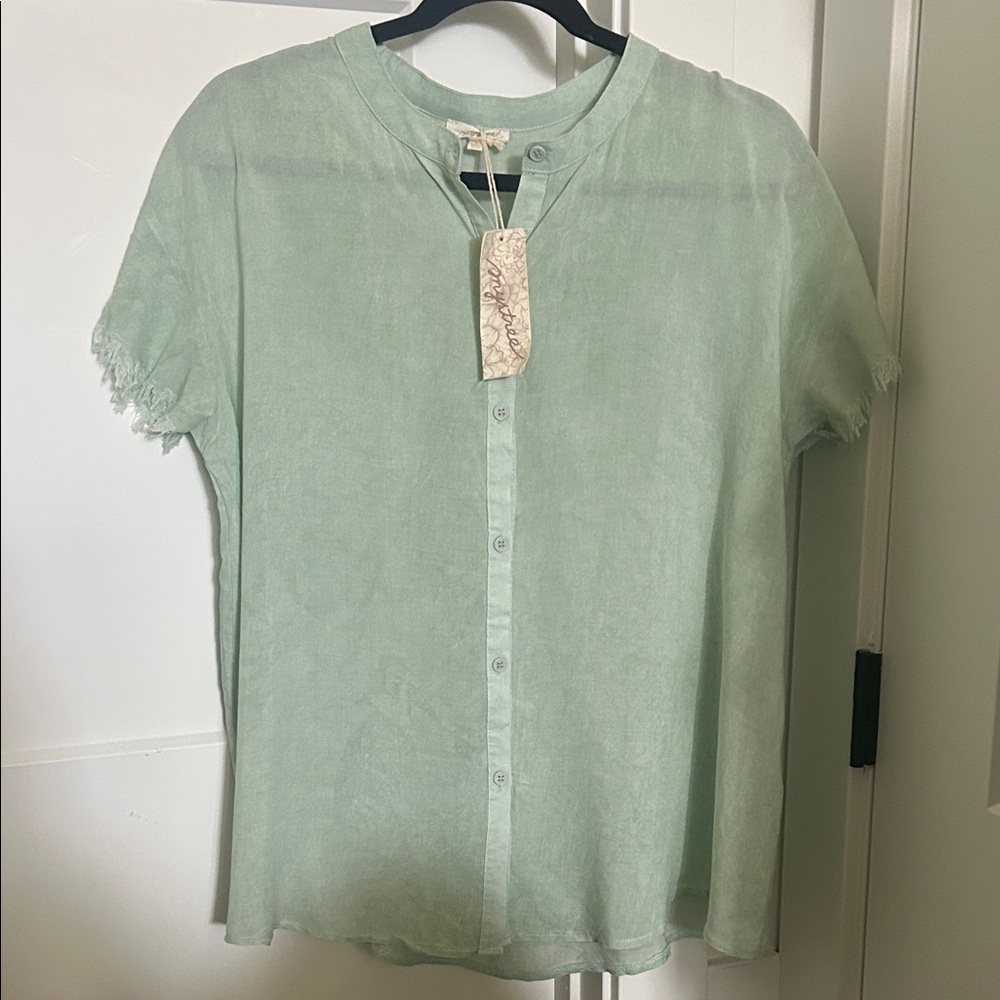 Mystree Light Green Button-Up Blouse